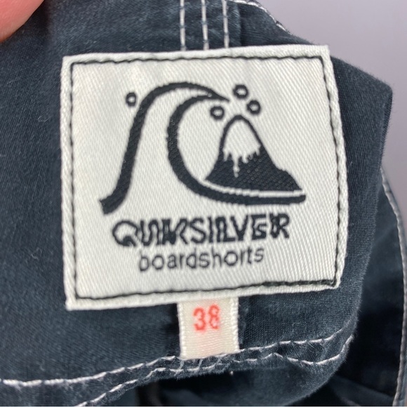 QUIKSILVER Black Palm Board Shorts Size 38 - Picture 5 of 9